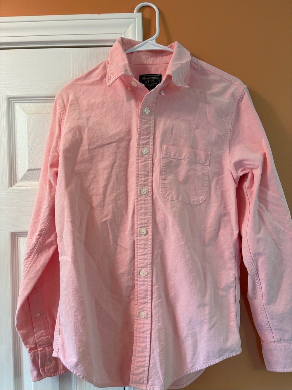 Abercrombie & Fitch Light Pink Casual Button-Down Shirt